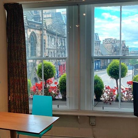 Royal Mile Apartment, 1 Minute From The Castle. 에든버러 외부 사진