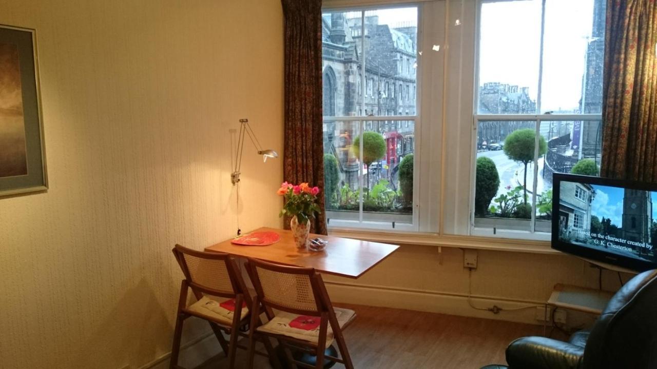 Royal Mile Apartment, 1 Minute From The Castle. 에든버러 외부 사진