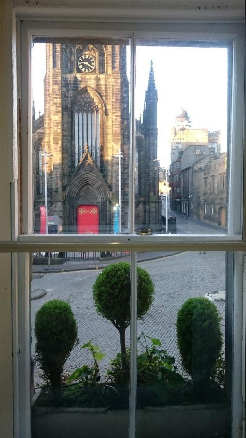 Royal Mile Apartment, 1 Minute From The Castle. 에든버러 외부 사진