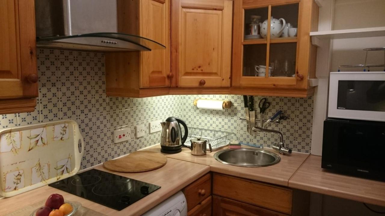 Royal Mile Apartment, 1 Minute From The Castle. 에든버러 외부 사진