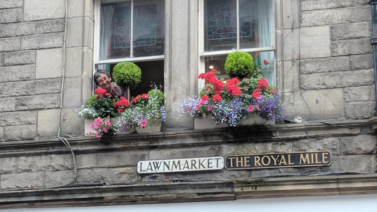Royal Mile Apartment, 1 Minute From The Castle. 에든버러 외부 사진